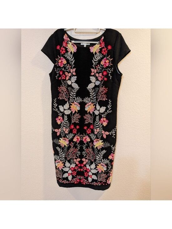 Sandra Darren Dresses & Skirts - Sandra Darren Floral Dress, Capped Sleeves Size14 , Polyester/ Raised Up Print